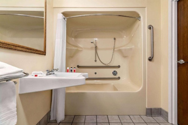 Baymont by Wyndham North Dartmouth image 21