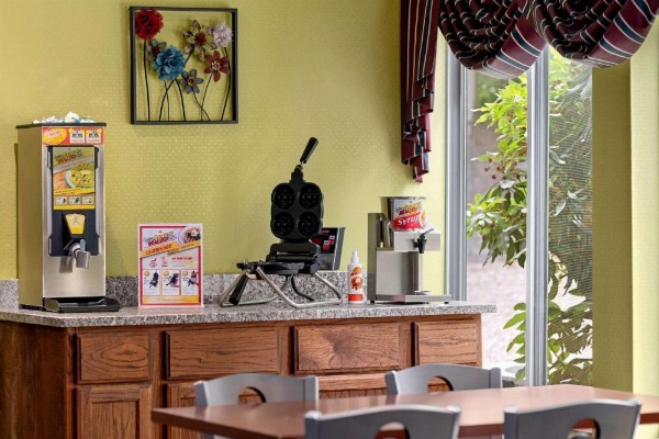 Baymont by Wyndham North Dartmouth image 24